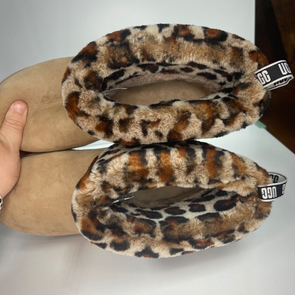 Women’s Ugg Fluff Mini Quilted Leopard Boots - Picture 6 of 7
